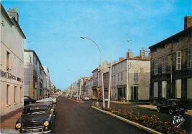 / CPSM FRANCE 17 "Rochefort, l'avenue Lafayette"