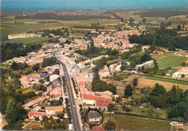 / CPSM FRANCE 17 "Saint Genis de Saintonge, vue aérienne"