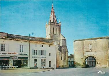 / CPSM FRANCE 17 "Pont l'Abbé d'Arnoult, la place et la vieille porte"