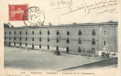 CPA FRANCE 80 "Amiens, citadelle, caserne du 8ème chasseurs"