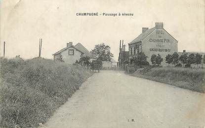 CPA FRANCE 72 "Champagné, passage à niveau"