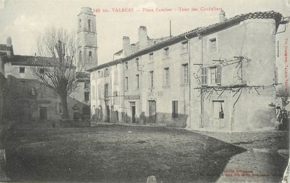 CPA FRANCE 84 "Valréas, place Faucher"