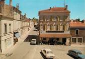 17 Charente Maritime CPSM FRANCE 17 "Saint Fort sur Gironde, le Bourg et la Rue prinicpale"