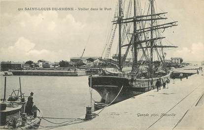 / CPA FRANCE 13 "Saint Louis du Rhone, voilier dans le port" / BATEAU