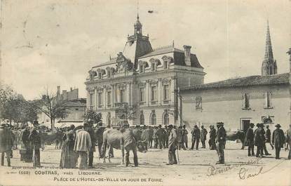 / CPA FRANCE 33 "Coutras, place de l'hôtel de ville"