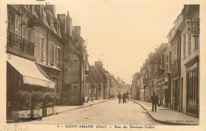 / CPA FRANCE 18 "Saint Amand, rue du Docteur Vallet"