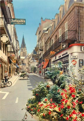 / CPSM FRANCE 19 "Brive, rue Toulzac, rue piétonnière" / COMMERCE