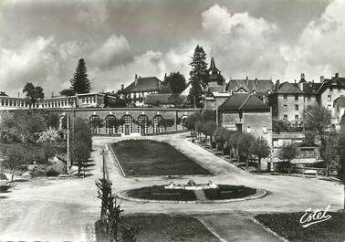 / CPSM FRANCE 19 "Egletons, les jardins devant la salle de fête"