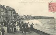 14 Calvado CPA FRANCE 14 "Arromanches les Bains, terrasse de l'hôtel de la Marine un jour de forte marée"