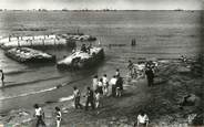 14 Calvado CPSM FRANCE 14 "Arromanches Les Bains, port de la libération, épaves et digue du port de débarquement" / 2EME GUERRE