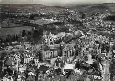 CPSM FRANCE 19 "Uzerche, vue aérienne, place de la libération"