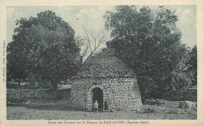 / CPA FRANCE 04 "Plateau de Ganagobie, hutte des Cavares"