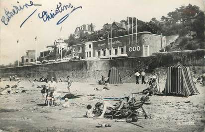 / CPSM FRANCE 14 "Villerville, sur la plage au pied du Casino"