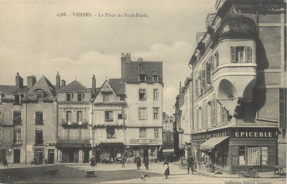 / CPA FRANCE 56 "Vannes, la place du poids public"