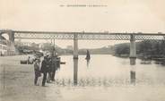 29 Finistere / CPA FRANCE 29 "Douarnenez, le grand pont"