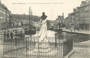 29 Finistere / CPA FRANCE 29 "Morlaix, la statue de Duquesne Cornic et le bassin à Flot"