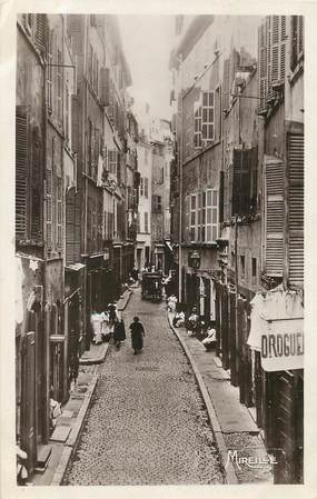 / CPSM FRANCE 13 "Marseille, une rue du vieux Marseille au vieux port"