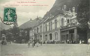 65 Haute PyrÉnÉe / CPA FRANCE 65 "Cauterets, le casino et l'esplanade des oeufs"