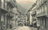 65 Haute PyrÉnÉe / CPA FRANCE 65 "Cauterets, la rue de la Raillère"