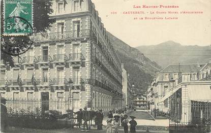 / CPA FRANCE 65 "Cauterets, le grand hôtel d'Angleterre et le bld Latapie"