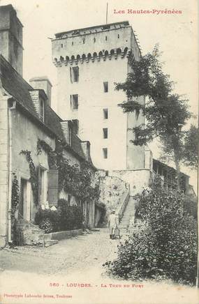 / CPA FRANCE 65 "Lourdes, la tour du fort"