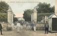 CPA FRANCE 60 "Senlis, entrée du quartier de cavalerie face au manège"