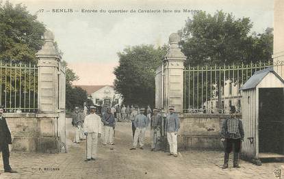 CPA FRANCE 60 "Senlis, entrée du quartier de cavalerie face au manège"