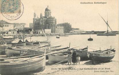 / CPA FRANCE 83 "Saint Raphaël, la cathédrale et le port"