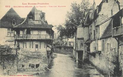 / CPA FRANCE 64 "Saliès de Béarn, le Saleys, vieilles maisons"