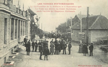 / CPA FRANCE 88 "La Frontière de la Schlucht le 11 septembre 1908, la foule aux abords du chalet Hartmann"