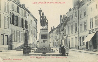 / CPA FRANCE 88 "Neufchâteau, place Jeanne d'Arc"