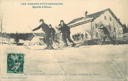 / CPA FRANCE 88 "Gerardmer, concours de ski, équipe militaire en marche"