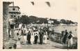 / CPSM FRANCE 06 "Juan Les Pins, la promenade et la plage"