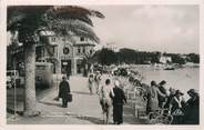 06 Alpe Maritime / CPSM FRANCE 06 "Juan Les Pins, la promenade au bord de mer"