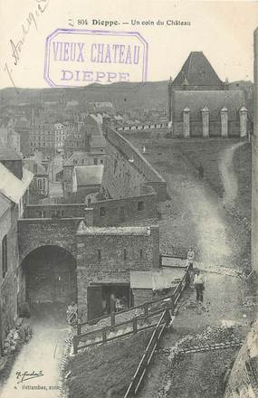/ CPA FRANCE 76 "Dieppe, un coin du château"