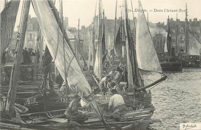 / CPA FRANCE 76 "Dieppe, dans l'avant port"