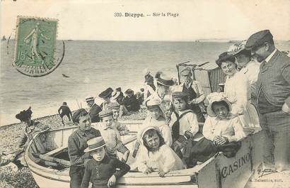 / CPA FRANCE 76 "Dieppe, sur la plage"