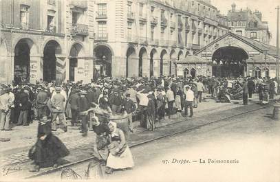 / CPA FRANCE 76 "Dieppe, la  poissonnerie"