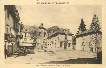 / CPA FRANCE 15 "Vic sur Cere, place de la mairie"