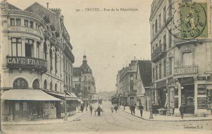 / CPA FRANCE 10 "Troyes, rue de la république "