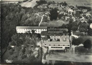 / CPSM FRANCE 21 "Ménétreux Le Pitois, vue aérienne de la colonie de vacances"