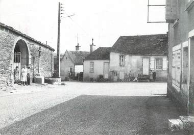 / CPSM FRANCE 21 "Moutiers Saint Jean, quartier du vieux château"