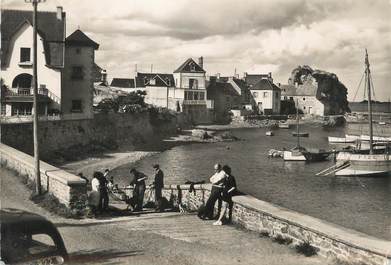 / CPSM FRANCE 22 "Loguivy de la Mer, les hôtels et le port à marée haute"