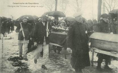 / CPA FRANCE 62 "Catastrophe de Courrières, obsèques des victimes par temps de neige"