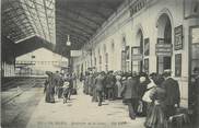 72 Sarthe / CPA FRANCE 72 "Le Mans, intérieur de la gare "