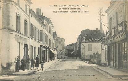 CPSM FRANCE 17 "Saint Genis de Saintonge, rue principale"