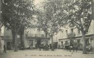 13 Bouch Du Rhone CPA FRANCE 13 "Arles, place du Forum, les hôtels"