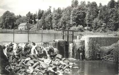 CPSM FRANCE 22 "Gouarec, canal de Nantes à Brest"