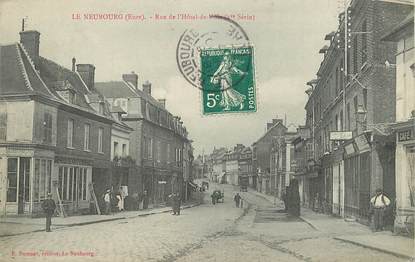 CPA FRANCE 27 "Le Neubourg, Rue de l'Hôtel de ville"