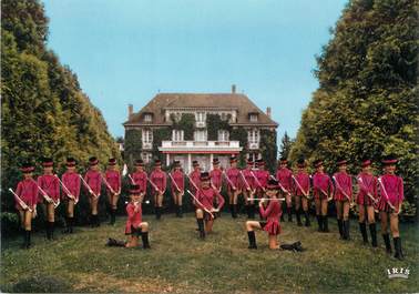 CPSM FRANCE 23 "La Souterraine" / MAJORETTES